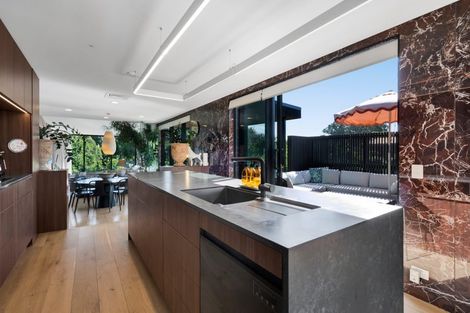 Photo of property in 12a Baring Terrace, Strandon, New Plymouth, 4312