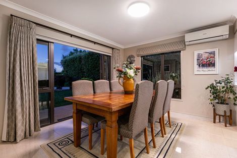 Photo of property in 2 Birchwood Grove, Greenhithe, Auckland, 0632