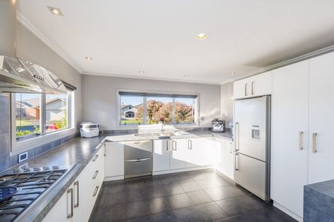 Photo of property in 12 Liberty Grove, Kelvin Grove, Palmerston North, 4414