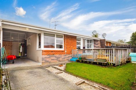 Photo of property in 3/50 Old Lake Road, Narrow Neck, Auckland, 0624