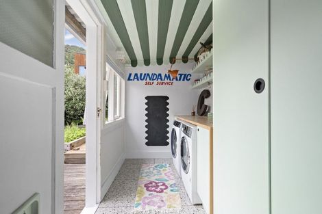 Photo of property in 5 Manuka Terrace, Eastbourne, Lower Hutt, 5013