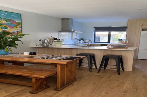 Photo of property in 4b Nerita Place, Long Bay, Auckland, 0630