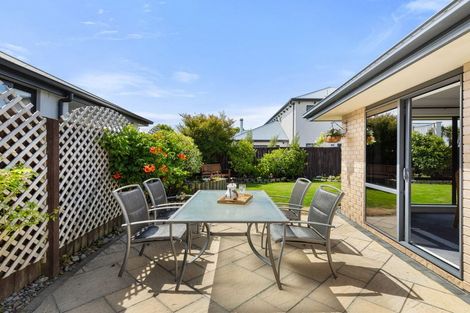 Photo of property in 8 Seclusion Lane, Parklands, Christchurch, 8083