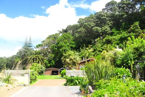 Photo of property in 2 Matakatia Parade, Tindalls Beach, Whangaparaoa, 0930