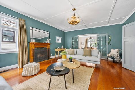 Photo of property in 43 Severn Street, Island Bay, Wellington, 6023