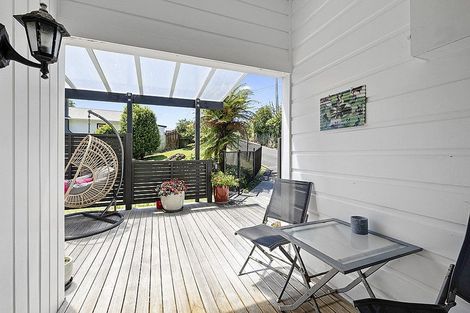 Photo of property in 72 Cutfield Road, New Plymouth, 4310