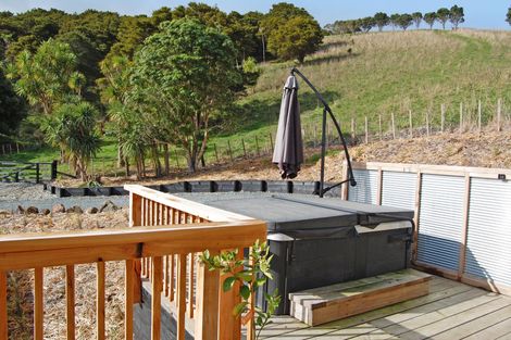 Photo of property in 598a Oneriri Road, Kaiwaka, 0573