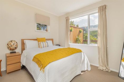 Photo of property in 51 Handyside Street, Tawa, Wellington, 5028