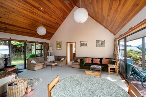 Photo of property in 27 Hauraki Terrace, Pukawa Bay, Turangi, 3381