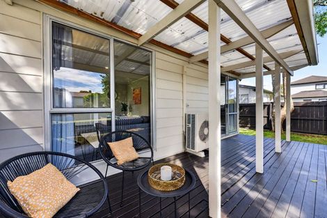 Photo of property in 7 Hinton Place, Weymouth, Auckland, 2103