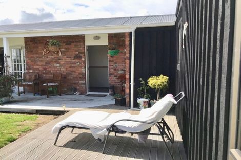 Photo of property in 72 Mountain Road, Sentry Hill, New Plymouth, 4373