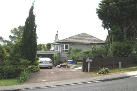 Photo of property in 2/23 Marsh Avenue, Forrest Hill, Auckland, 0620