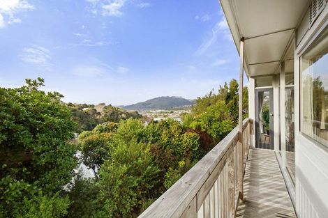 Photo of property in 1a Woodstock Terrace, Tawa, Wellington, 5028