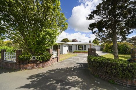 Photo of property in 583 Featherston Street, Roslyn, Palmerston North, 4414
