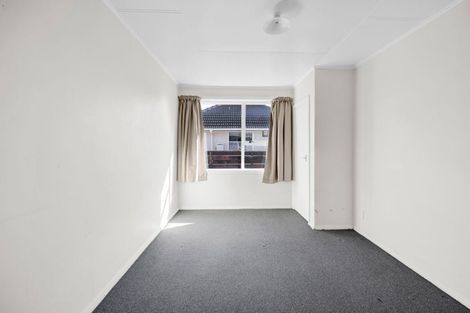Photo of property in 78 Omata Road, Marfell, New Plymouth, 4310