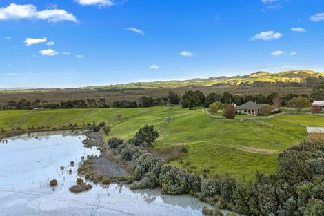Photo of property in 68d Tuparekura Road, South Head, Helensville, 0874