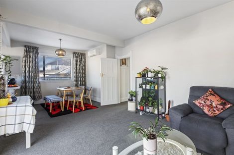 Photo of property in 82 Olliviers Road, Phillipstown, Christchurch, 8011