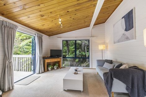 Photo of property in 98 Hadfield Street, Beach Haven, Auckland, 0626