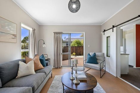 Photo of property in 6 Mace Street, Waitara, 4320