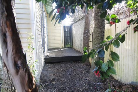 Photo of property in 2/12 Croydon Street, Sydenham, Christchurch, 8023