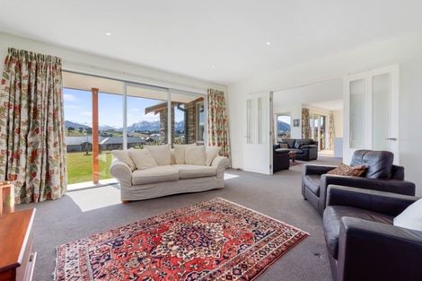 Photo of property in 2 Highfield Ridge, Wanaka, 9305