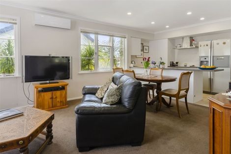 Photo of property in 206 Beach Haven Road, Beach Haven, Auckland, 0626