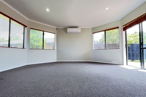 Photo of property in 20 Jade Court, Rosedale, Auckland, 0632