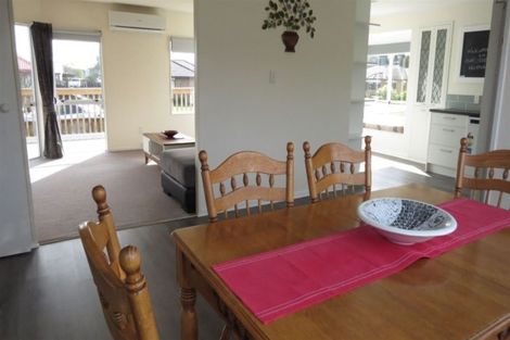 Photo of property in 2 Caesar Roose Drive, Glenview, Hamilton, 3206