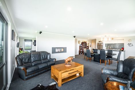 Photo of property in 137 Tuparekura Road, South Head, Helensville, 0874