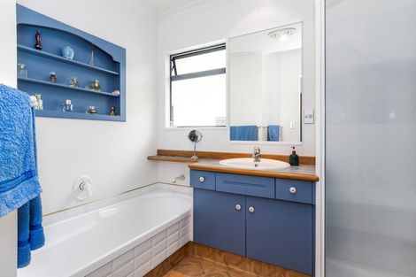 Photo of property in 35 Victory Street, Welcome Bay, Tauranga, 3112