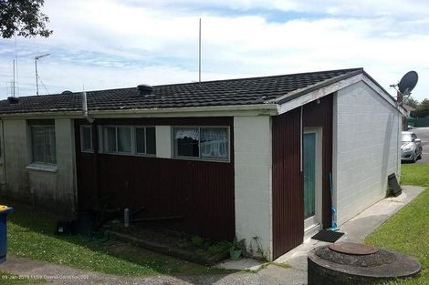 Photo of property in 2 Vera Road, Te Atatu South, Auckland, 0610