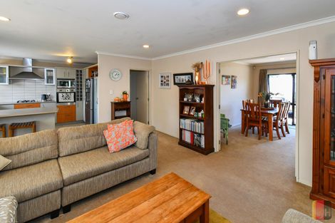 Photo of property in 204 Wattle Farm Road, Wattle Downs, Auckland, 2103