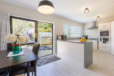Photo of property in 33 Seddon Street, Waikanae, 5036