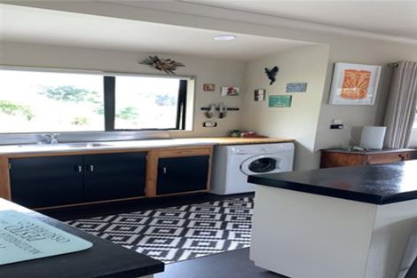 Photo of property in 27 Hicks Crescent, Waikanae Beach, Waikanae, 5036