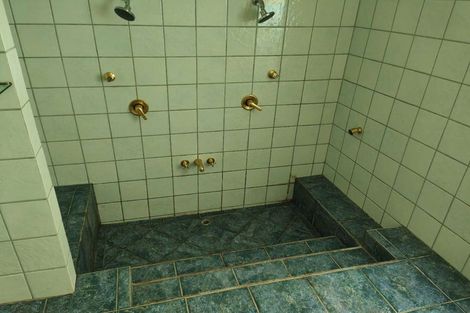 Photo of property in 1008c East Coast Road, Fairview Heights, Auckland, 0630