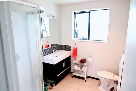 Photo of property in 2/99 Denise Crescent, Hornby, Christchurch, 8042