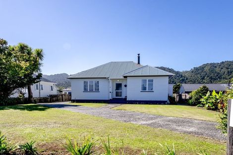 Photo of property in 37 Firth Street, Cobden, Greymouth, 7802