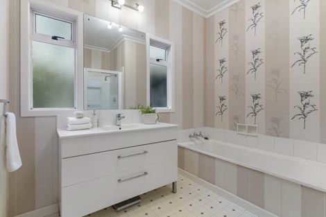 Photo of property in 36 Ngaiwi Street, Orakei, Auckland, 1071