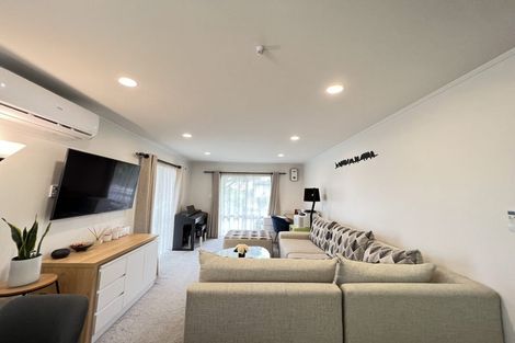 Photo of property in 1/33 Penion Drive, Flat Bush, Auckland, 2023