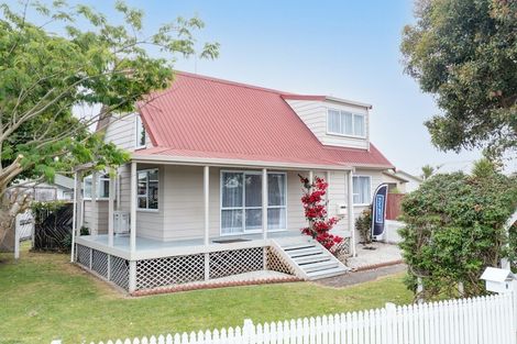 Photo of property in 9 Garland Drive, St Andrews, Hamilton, 3200