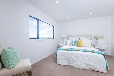 Photo of property in 14 Korama Lane, New Lynn, Auckland, 0600