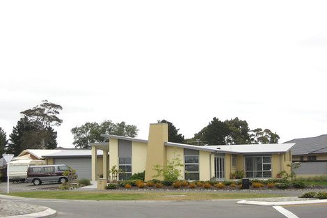 Photo of property in 24 Rothesay Road, Parklands, Christchurch, 8083