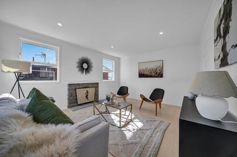 Photo of property in 97 Tidal Road, Mangere, Auckland, 2022