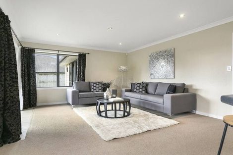 Photo of property in 23 Norfolk Drive, Cambridge, 3434