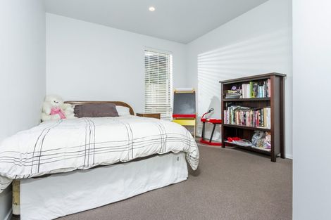 Photo of property in 5 Corricvale Way, Northcross, Auckland, 0632