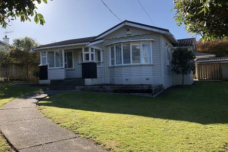 Photo of property in 72 Great North Road, Saint Johns Hill, Whanganui, 4500