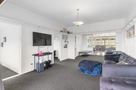 Photo of property in 18 Penton Road, Stanmore Bay, Whangaparaoa, 0932