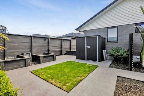 Photo of property in 5 Augusta Grove, Waiwhakaiho, New Plymouth, 4312
