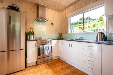 Photo of property in 19 Tetley Road, Surfdale, Waiheke Island, 1081