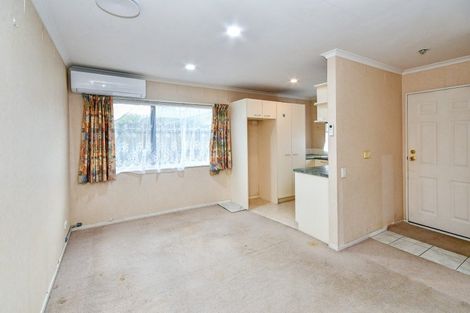 Photo of property in 2/39 Montilla Place, Manurewa, Auckland, 2102